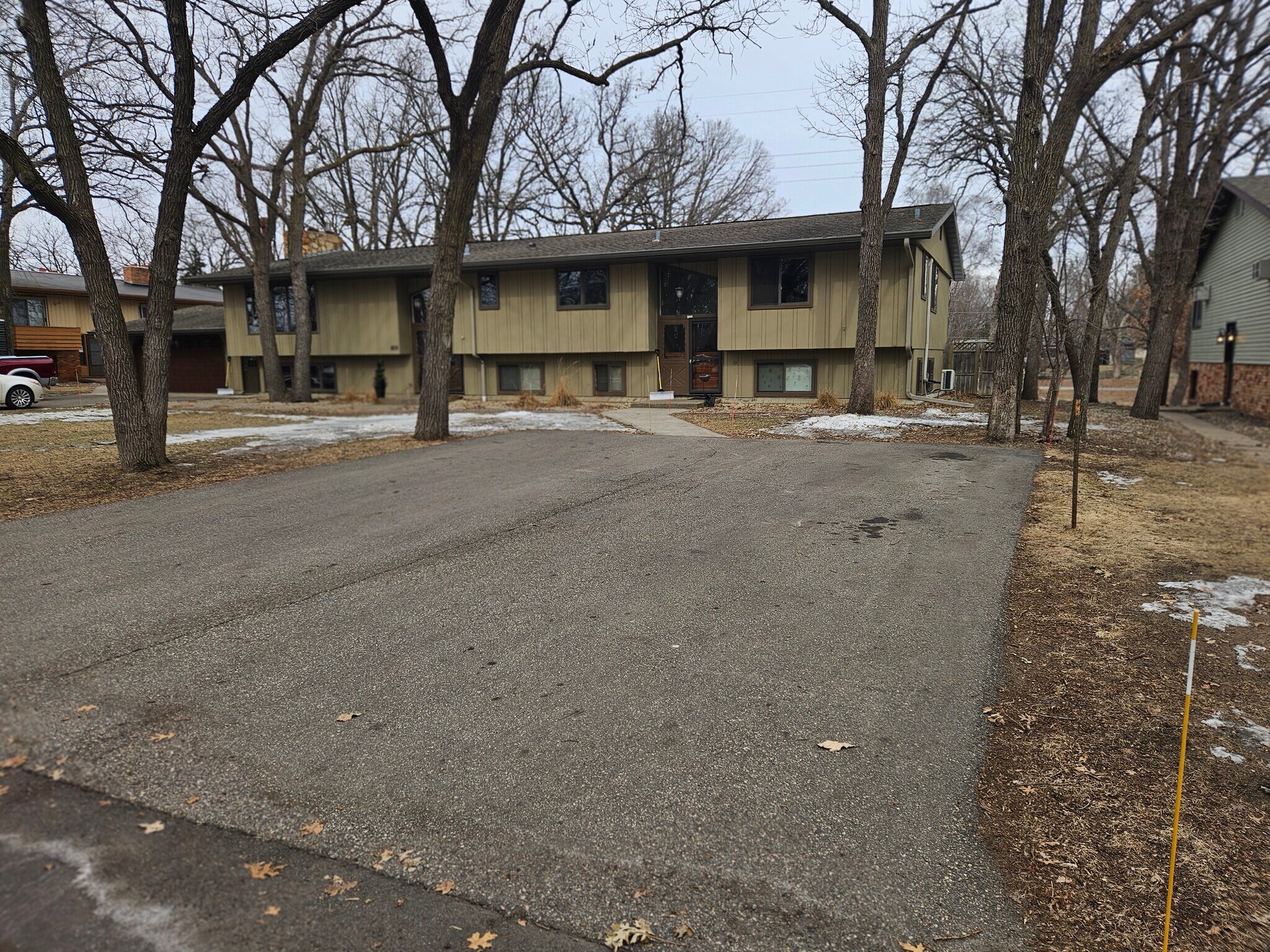 Building Photo - 829 Golf View Ln