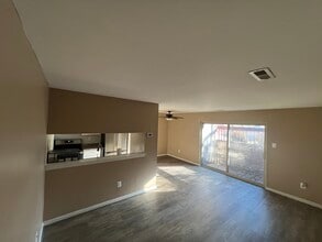 Building Photo - 2 Banyan Wood Ct