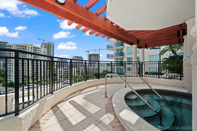 Building Photo - 600 W Las Olas Blvd
