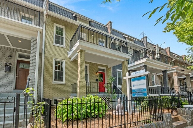 Building Photo - 1110 Orren St NE