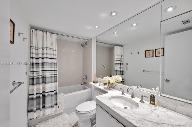 Building Photo - 1111 Crandon Blvd