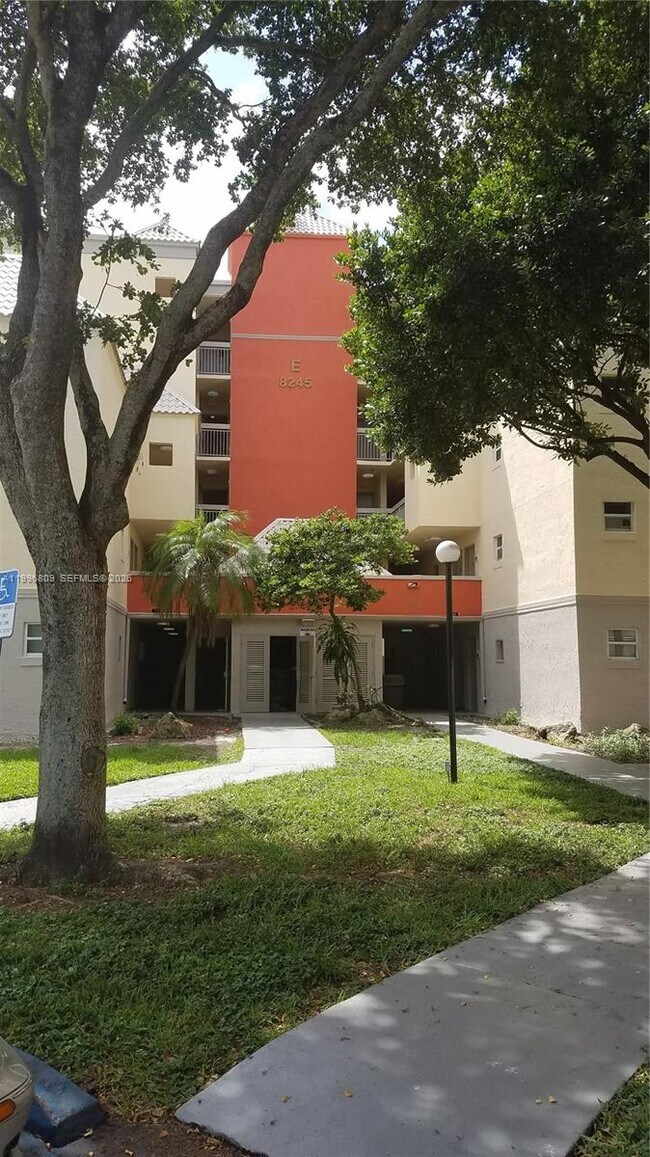 Building Photo - 8363 Lake Dr