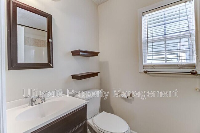 Building Photo - 1314 Dock St