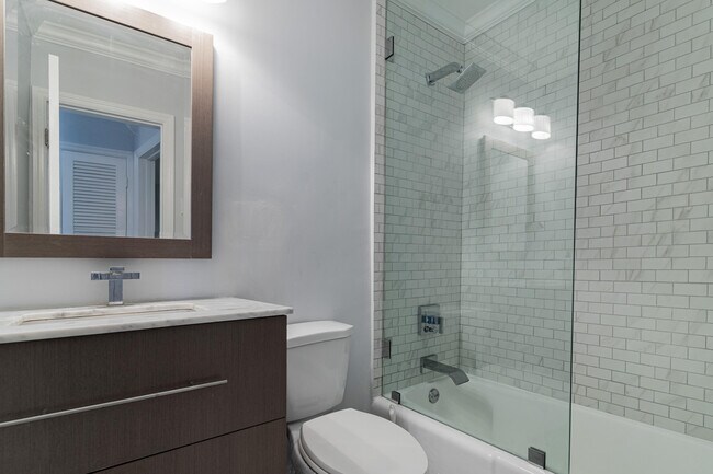 Building Photo - 3605 NE 32nd Ave