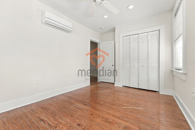 Building Photo - 135 1/2 Wentworth Street