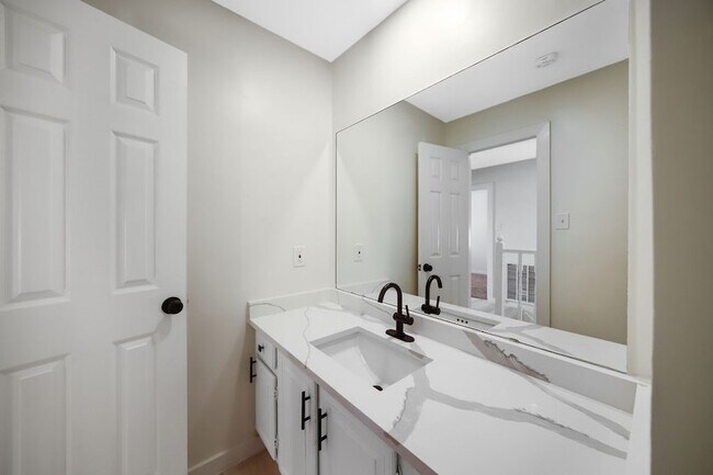 Building Photo - 5206 Vagas Dr