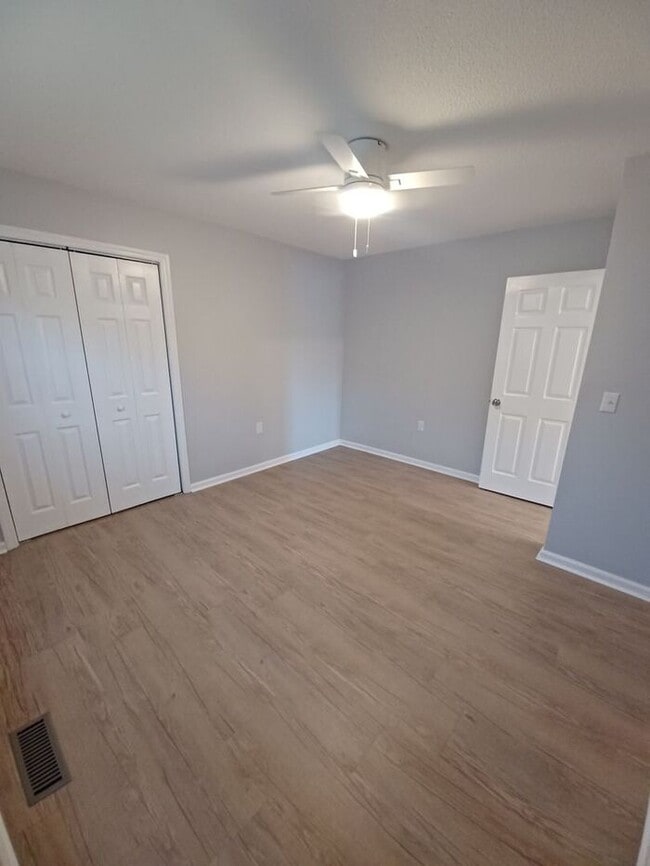 Building Photo - 2BD/2BA Duplex In Conover