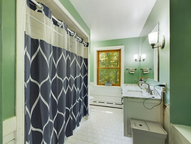 Building Photo - 5301 Bemiss Ct