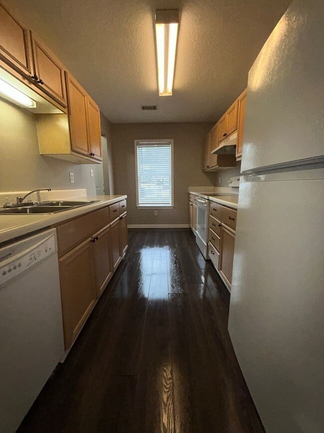 Building Photo - 122 Red Coat Ln