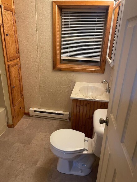 BATH - 1022 Superior Ave