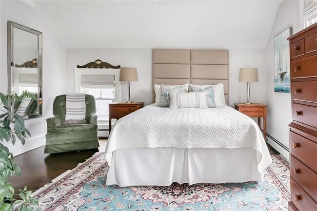 Building Photo - 16 Carroll Ave