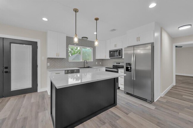 Building Photo - 3526 Indian Forest Dr