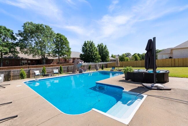 Building Photo - 37 Cypress Creek Dr