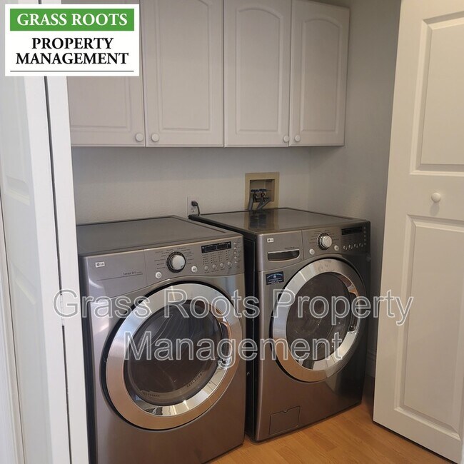 Building Photo - 13575 Sun Forest Dr