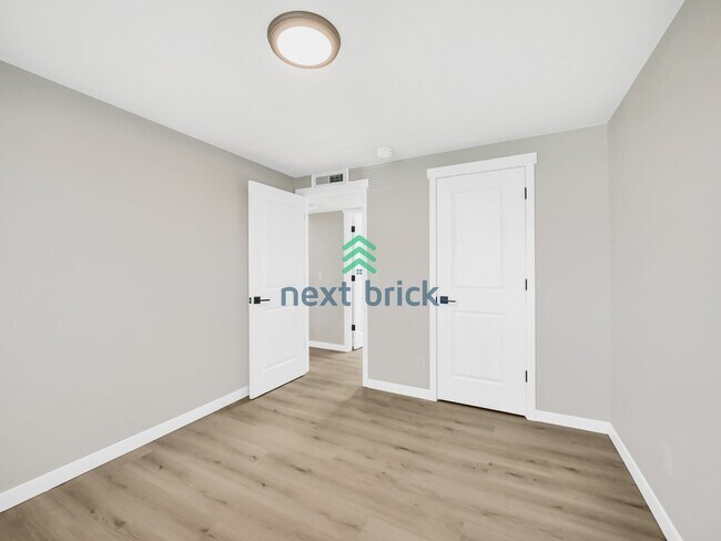 Building Photo - Beautiful 3 beds, 1 bath Single Family Home is available for Rent in Renton!