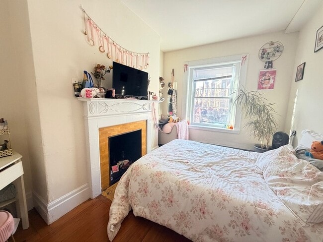 Building Photo - 2 Symphony Rd