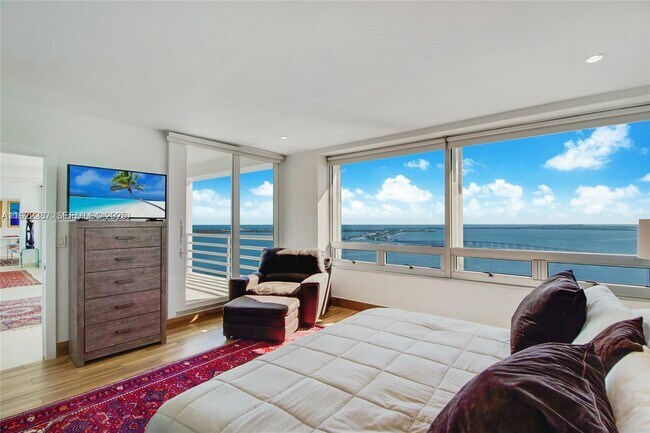 Building Photo - 1541 Brickell Ave