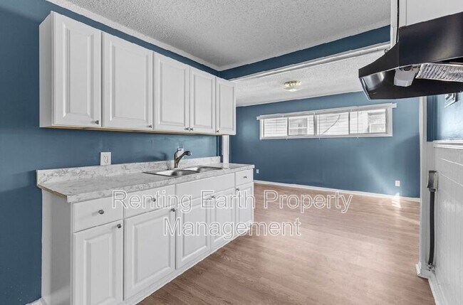Building Photo - 608 Avenue V