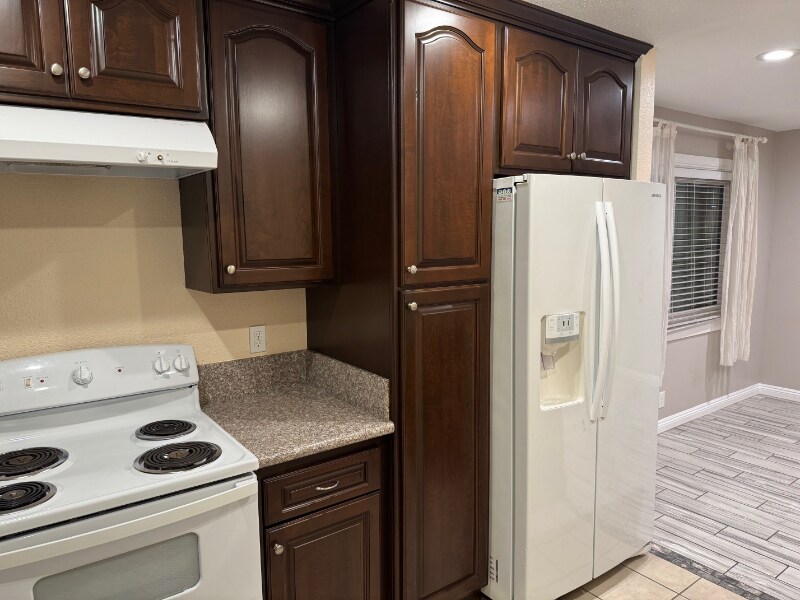 Building Photo - 753 Windwood Dr