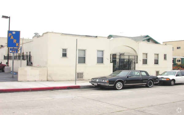 Primary Photo - 1136 Logan St