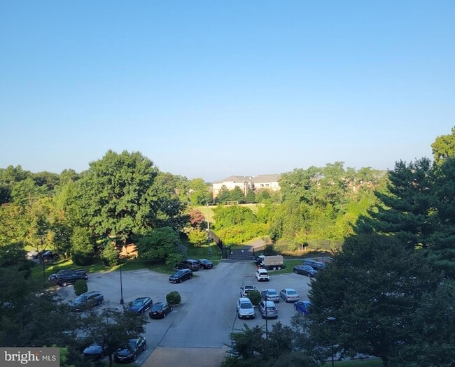 Building Photo - 5901 Mt Eagle Dr