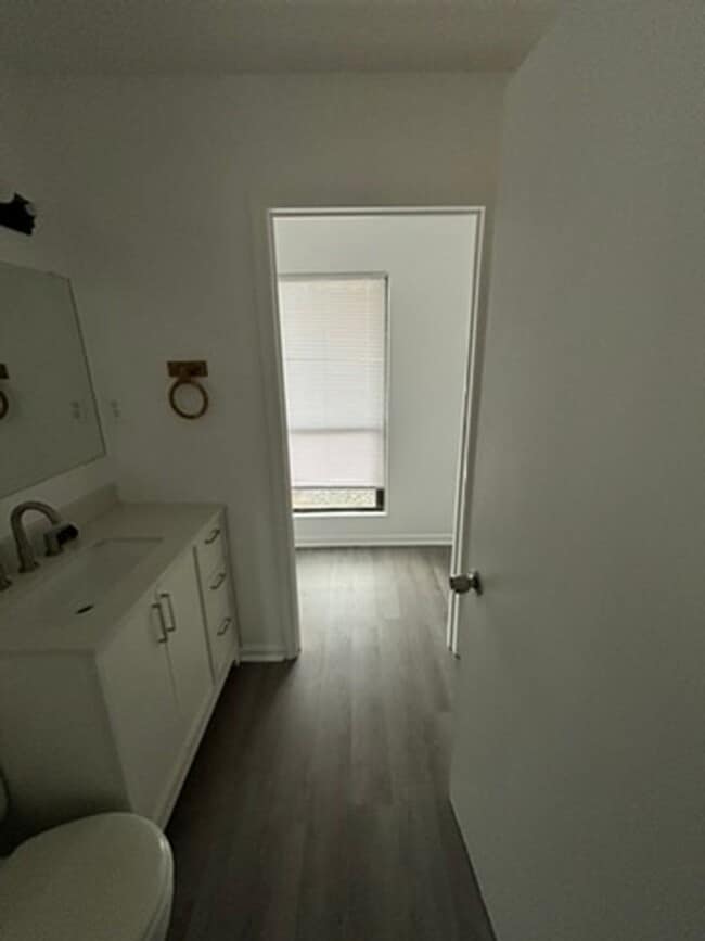 Building Photo - WoodHaven6635