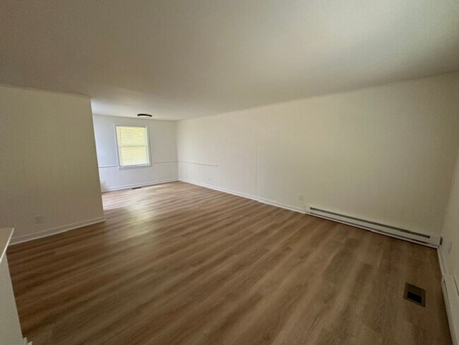 Building Photo - 3 Bedroom House in Powhatan