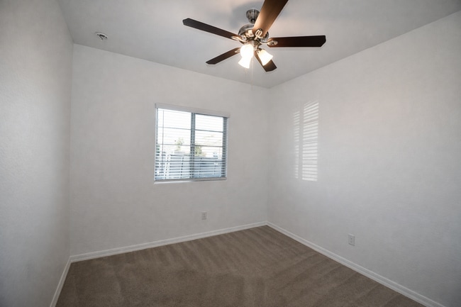 Building Photo - 165 W Seaside Dr