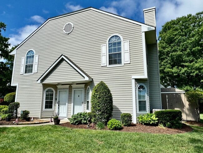 Building Photo - Available 06-15-25! End-Unit Condo w/2 Pri...