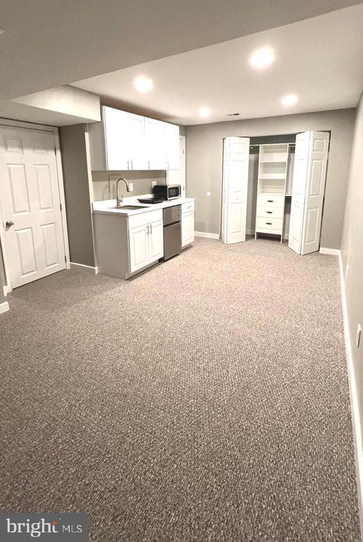 Building Photo - 17619 Longview Ln