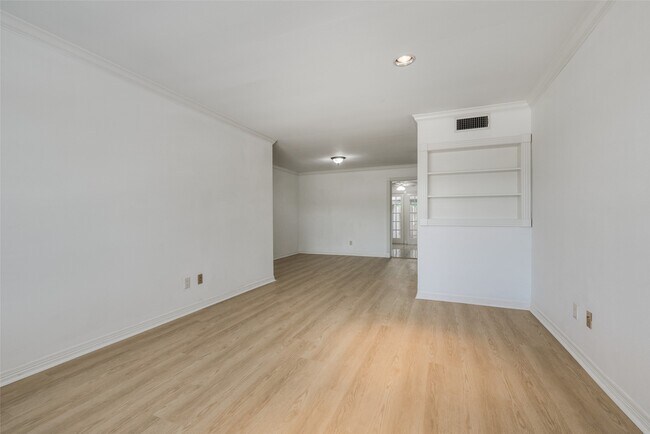 Building Photo - 7225 Beechnut St
