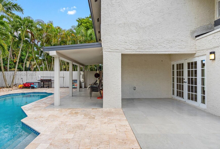 Building Photo - 8351 SW 39th Ct