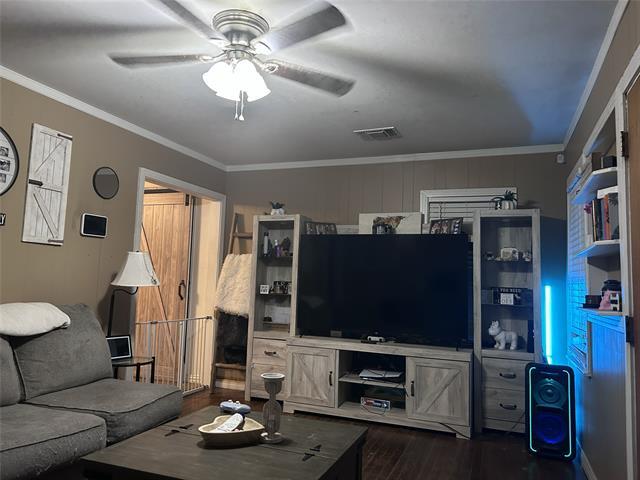 Building Photo - 2100 Johnson St