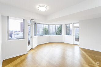 2 BR, 2 BA - 975 SF - The Mondrian