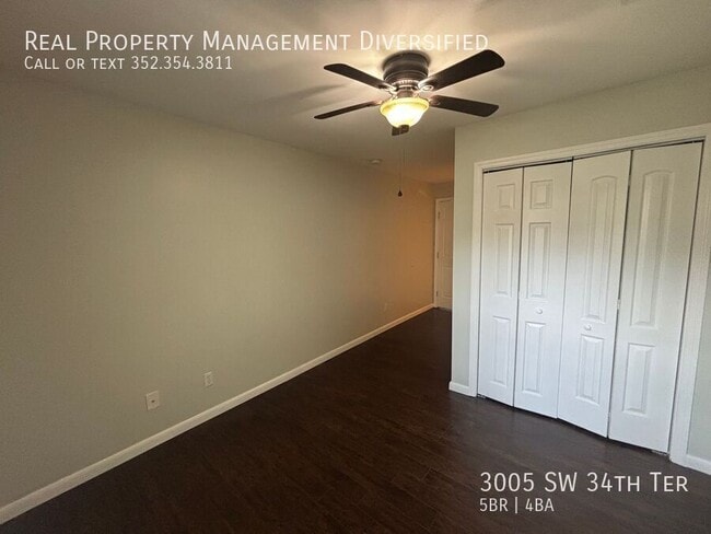 Building Photo - 3005 SW 34th Terrace