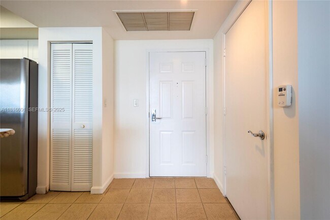 Building Photo - 19501 W Country Club Dr