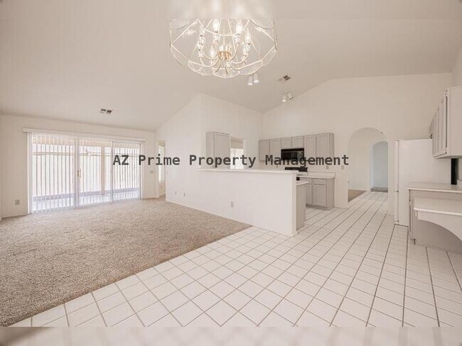 Building Photo - 4326 E Encinas Ave