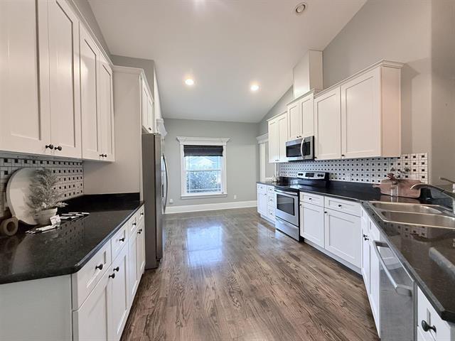 Building Photo - 69 Carousel Cir