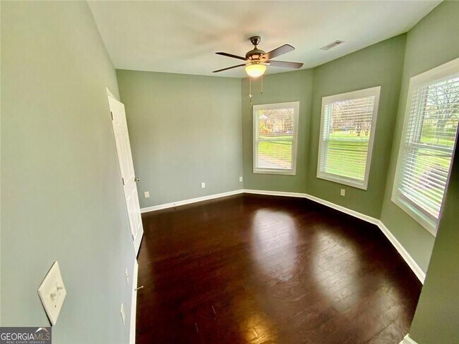 Building Photo - 294 Bass St SW