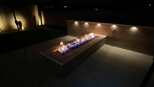 Building Photo - 820 E Ashurst Dr