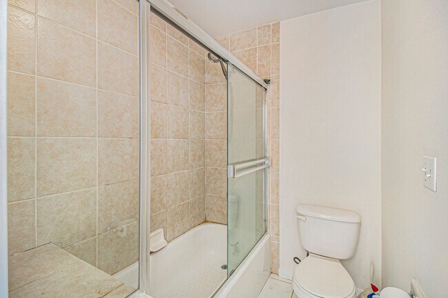 Building Photo - Unique 2-Story Loft-Style Condo w/1200 sqft of Living Space!