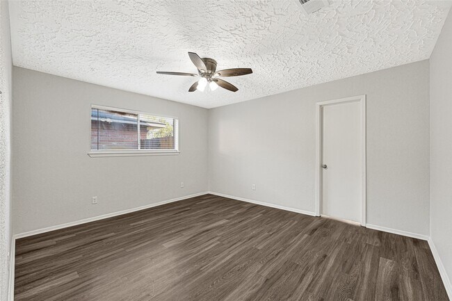 Building Photo - 8402 Bird Meadow Ln