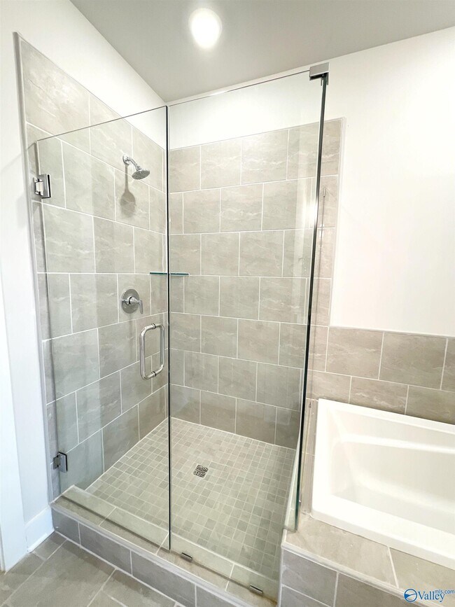 Building Photo - 156 Rugby Dr