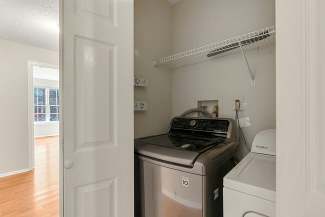 Building Photo - 17 Wildflower Ln