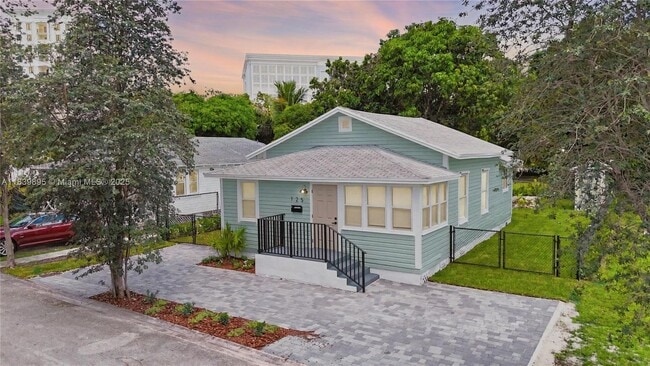 Primary Photo - 125 Frow Ave