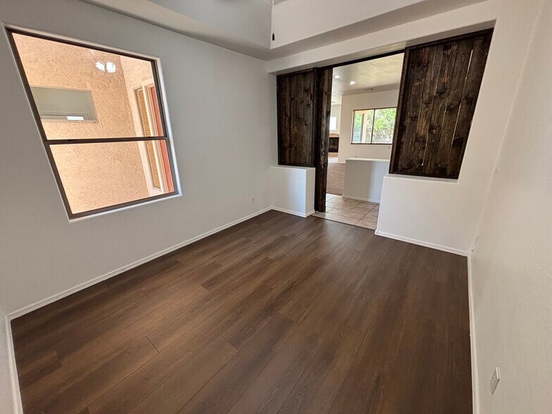 Building Photo - 2120 E Flintlock Way