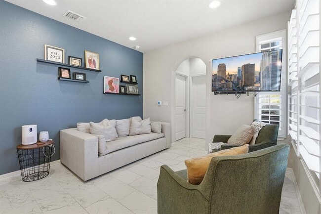 Building Photo - 5720 Baythorne Dr