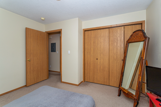 Building Photo - 1433 Prairie Dr