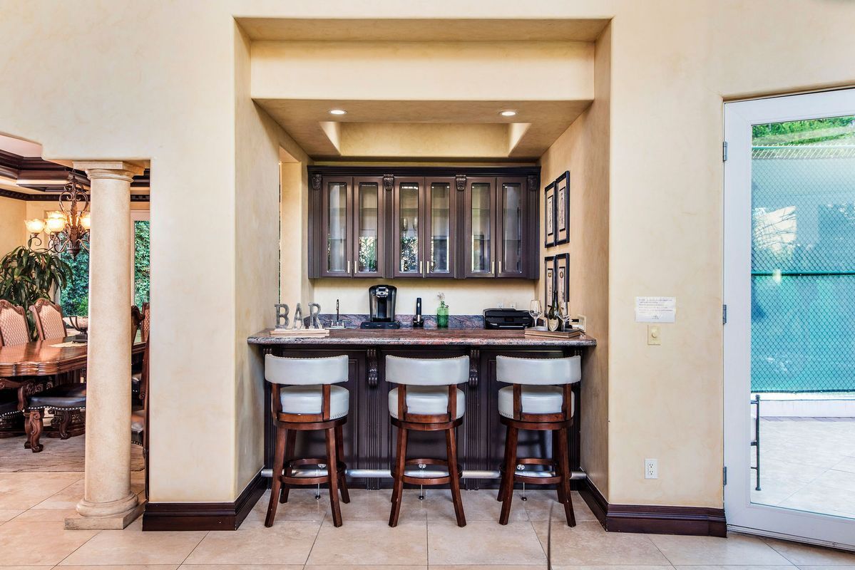 Building Photo - 1441 Robmar Dr