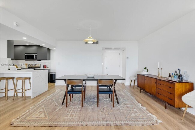 Building Photo - 780 NE 69th St